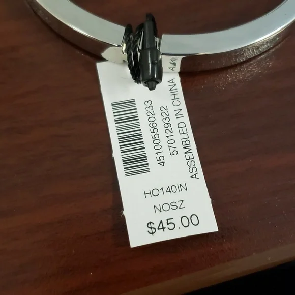 NWT WHBM Silver Rhinestone Bangle Bracelet - Picture 7 of 7